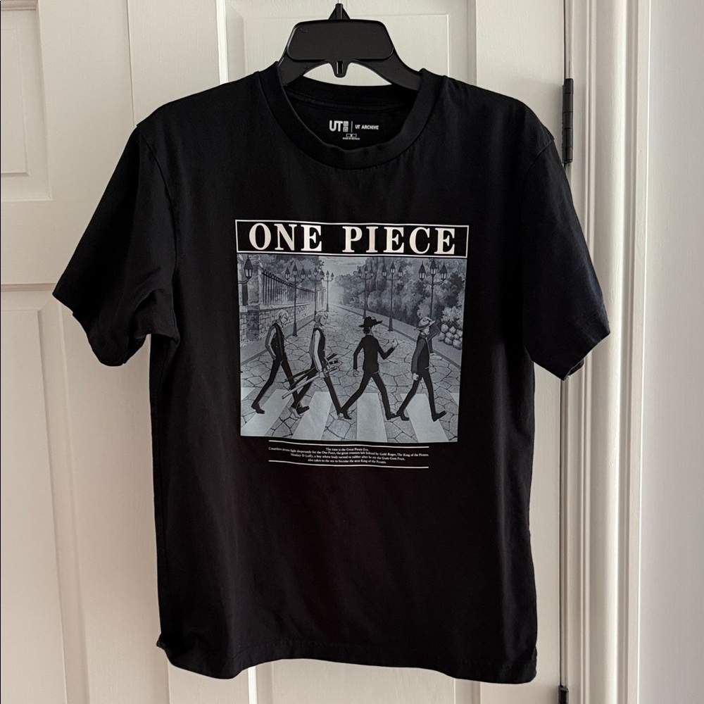 Anime Uniqlo ONE PIECE Black Graphic Tee - Black